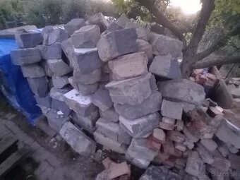 Použité kvádre, tehly Dubina 2