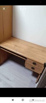 Pocitacovy alebo pisaci stol