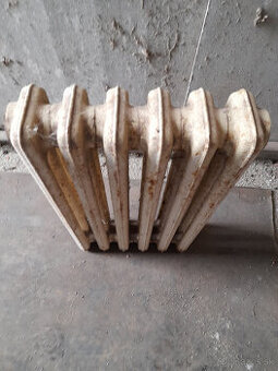 Predám liatinový radiator 6 článkový