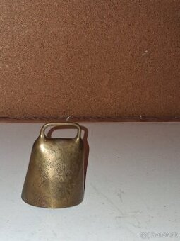 Starozitny mosadzny zvonec (spiezovec) 8cm