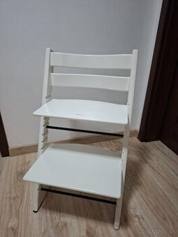 Biela detská stolička Stokke