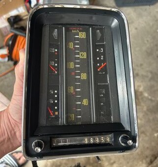 Predam tachometer na Mercedes W110 W111