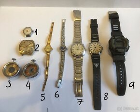 Vintage stolové hodiny a iné