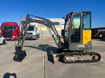 Volvo ECR 25D