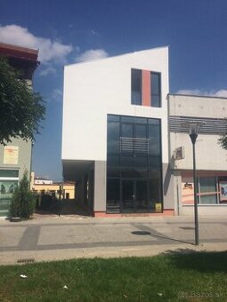 Dam do prenájmu obchodné priestory v Štúrove