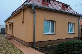 Na predaj rodinný dom s garážou – Veľké Kapušany