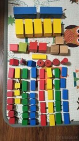 Drevené farebné kocky a iné tvary - 1