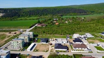 Stavebny pozemok pre RD 600m2 Nové Mesto nad Váhom,