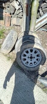 Predam kolesa na škodu feliciu