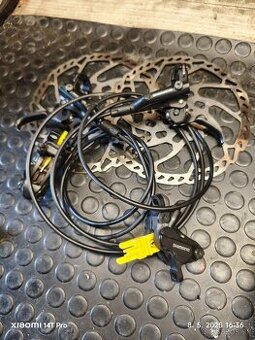 kotúčové brzdy 4piesty-Shimano BR-MT520