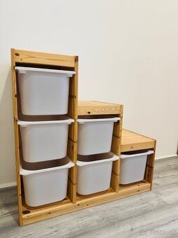 Detský úložný systém s boxami