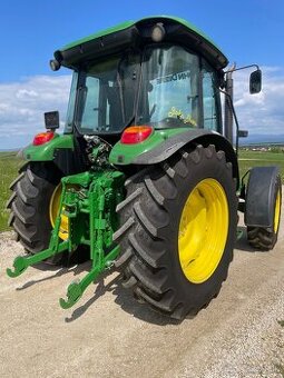 Predám traktor JOHN DEERE 5820