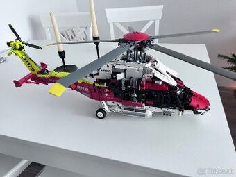 LEGO® Technic 42145 Záchranárska helikoptéra Airbus H175