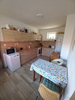 Dám do prenájmu veľký 65m2, 1i byt v dome ZC - 1