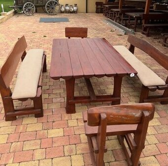 Agátový drevený set – stoly, lavice, stoličky z masívu