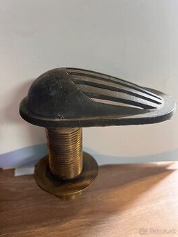 Mosadzný nasavací filter na loď