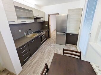 Výhľad až do Rakúska - útulný 3.izb.byt na predaj s loggiou,