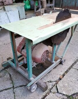 cirkulár, hoblovačka a iné vybavenie dielne