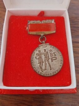 Odznaky Brigáda soc.práce a Najlepší prac.plemenárstva