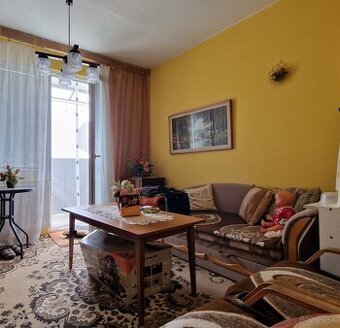 Priestranný 3izb. byt v centre mesta Želiezovce