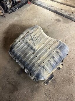 Kryt nádrže jeep Grand cherokee wj