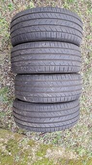225/45R17 Kumho