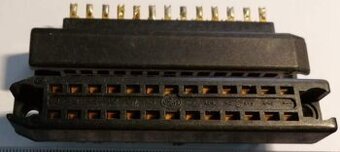 Kúpim čierne konektory URS Tesla