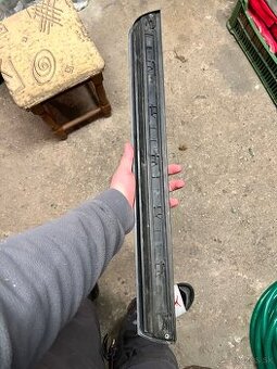 Audi a4 b7 lišta dverí