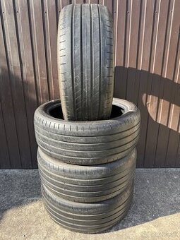 Letné pneu Goodyear 235/40 R19