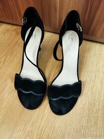 Čierne sandale