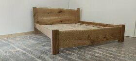 Manželská posteľ z dubového dreva