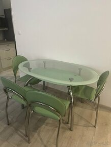 Stôl +stoličky