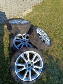 225/40/R18 - 1