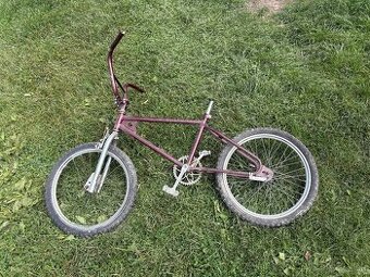 Stary bicykel BMX