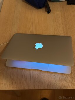 Apple Macbook mid air 2013