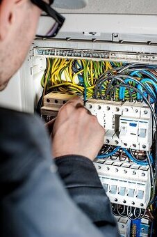 🫵HĽADÁME 2 ELEKTRIKÁROV DO NEMECKA🇩🇪✌️👨🔧👨🔧