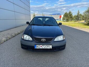 Toyota Avensis 1.6 benzín