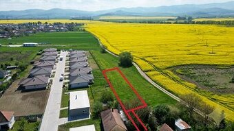 Ponúkam na predaj stavebný pozemok 976m2 Práznovce