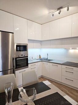 2 izbový byt, Rezidencia pri radnici, Strojárenská ulica,ce