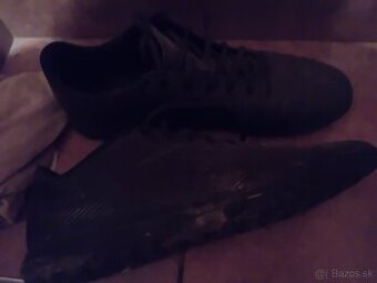 Predavam turfy nike čierne