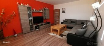 Ponúkam na predaj 3 izbový byt s garážou v Hurbanove - 1