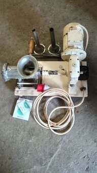 Mlynček a plnička klobás