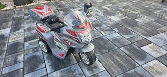 Detská elektrická trojkolka