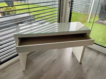 MALM toaletný stolík