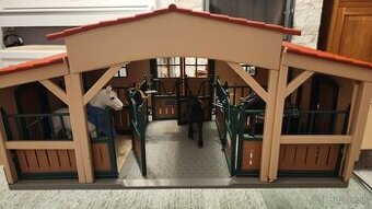 Schleich stajňa s koníkmi