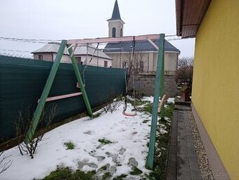 záhradná hojdačka pre deti