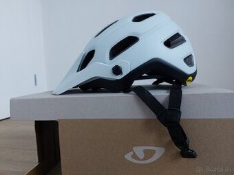 Prilba GIRO Source MIPS Mat Chalk