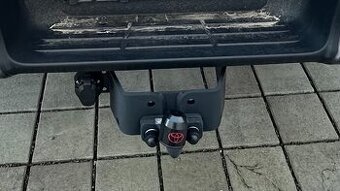 TOYOTA HILUX originál ťažné