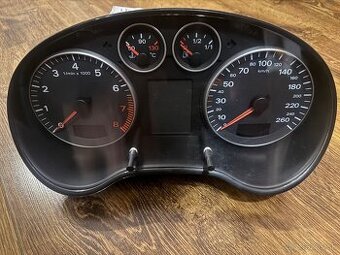 Budíky Audi a3 8p benzin