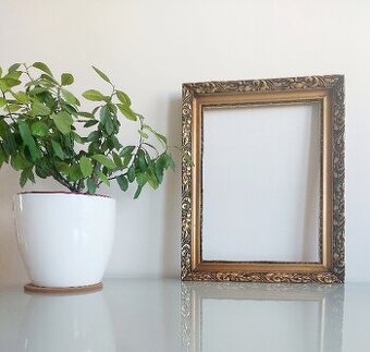 Starodavny zlaty ra.